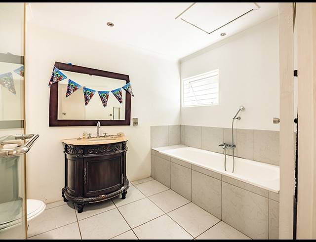 4 BEDROOM HOUSE FOR SALE IN UMHLANGA CENTRAL